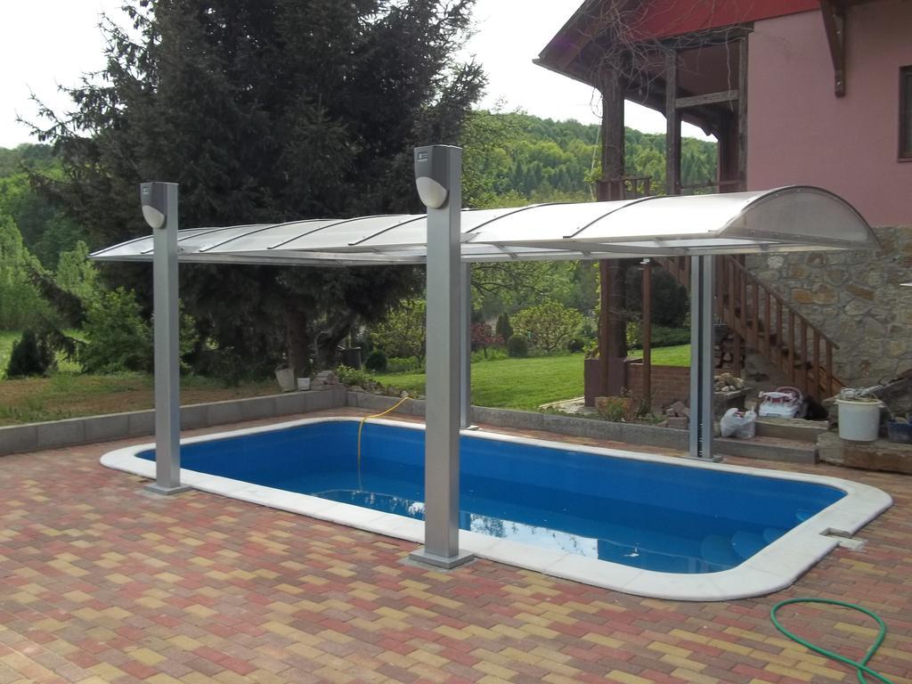 Gadanyi Vendeghaz Es Lovarda Komlo Exterior photo